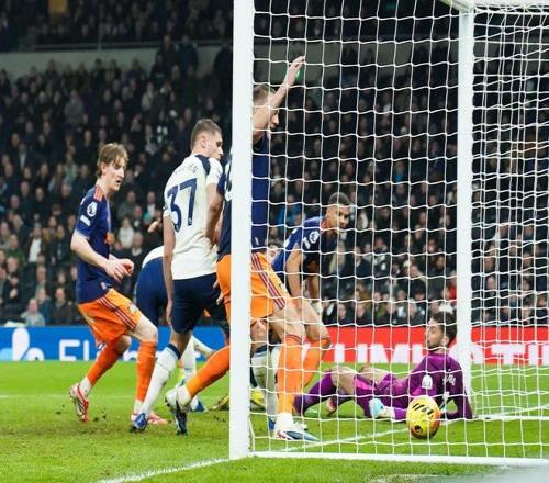 切尔西客场,对决卡迪夫,吉鲁与吉滕,双赢彩票,彩票平台,双重保障,安全购彩,在线投注